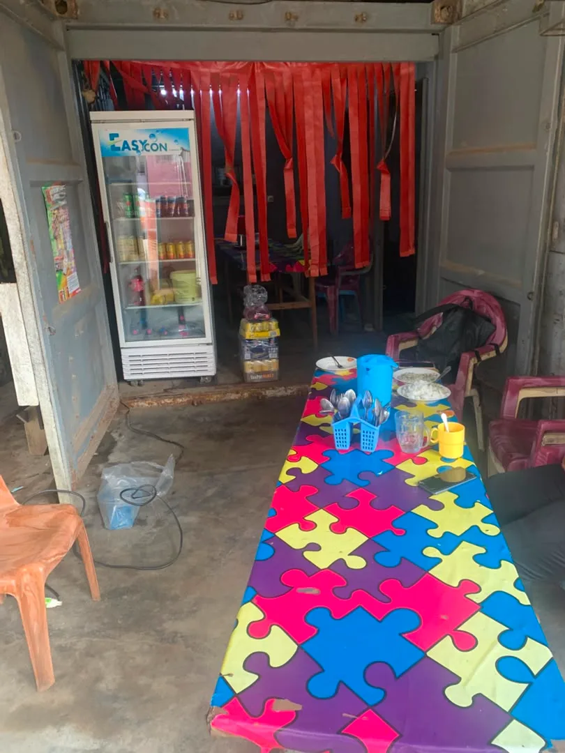 Conteneur aménagé en snack-restaurant: Fond de commerce à vendre sur Douala