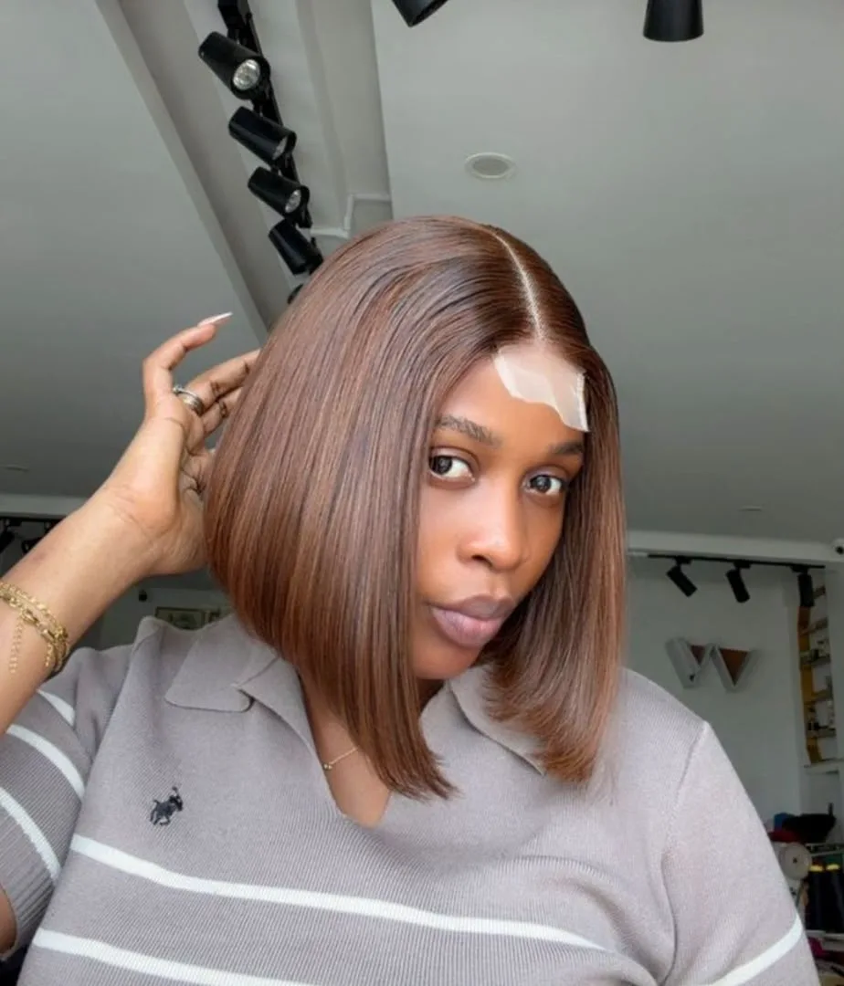 Perruque bob court marron lisse