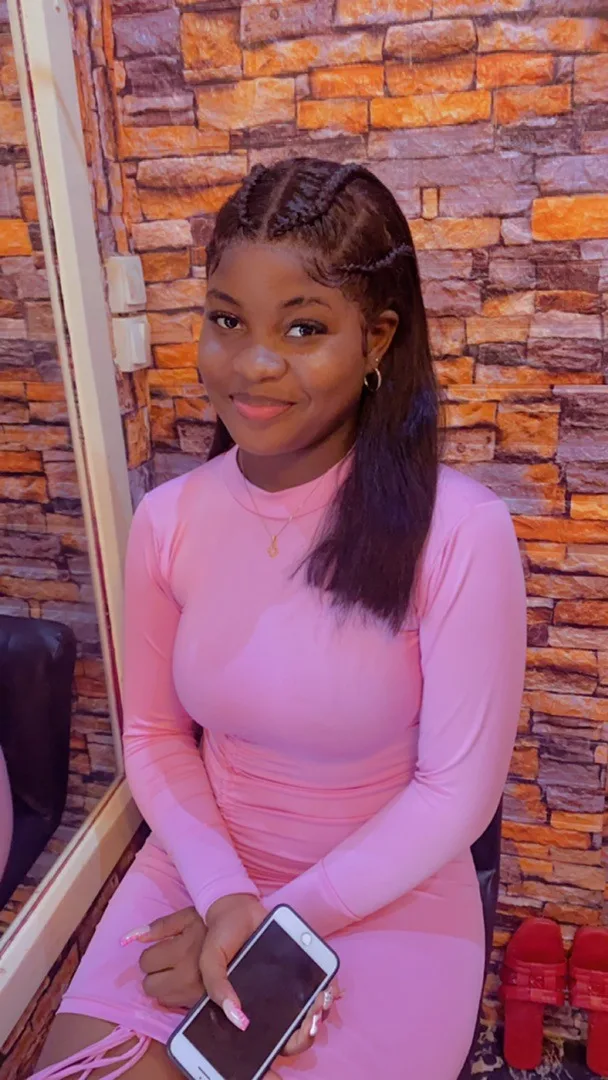 Services de coiffure dame, tresses et pose de perruques
